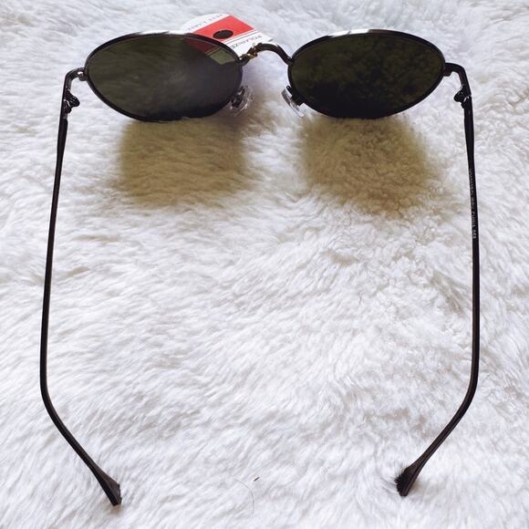 Blaine Bright Green Polarized Mirrored Sunglasses - Picture 10 of 14